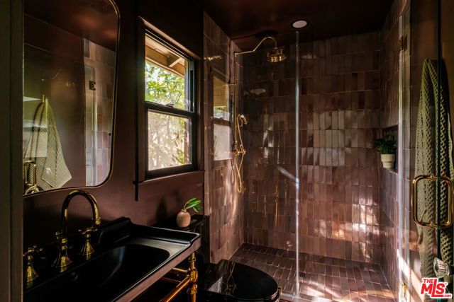 643 N Vendome Street, Los Angeles, CA 90026