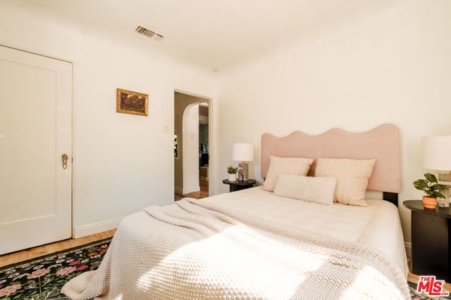 643 N Vendome Street, Los Angeles, CA 90026