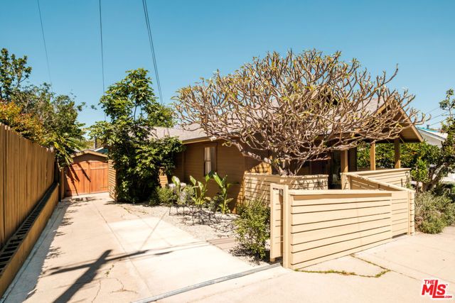 643 N Vendome Street, Los Angeles, CA 90026