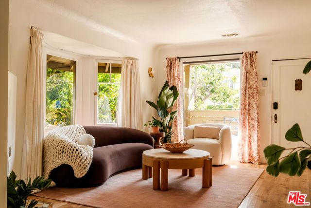 643 N Vendome Street, Los Angeles, CA 90026