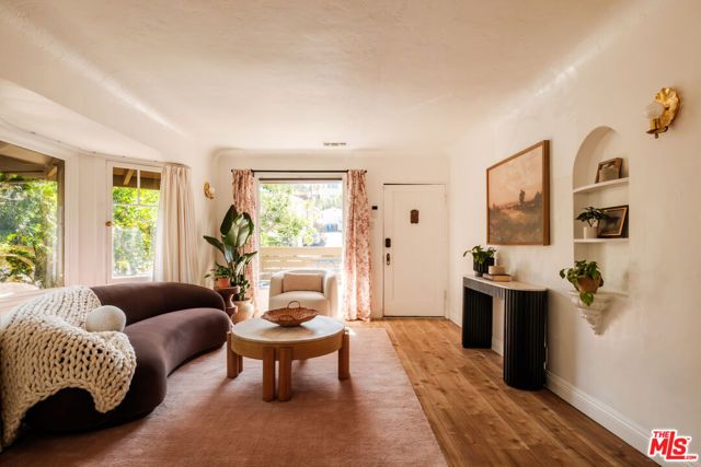 643 N Vendome Street, Los Angeles, CA 90026