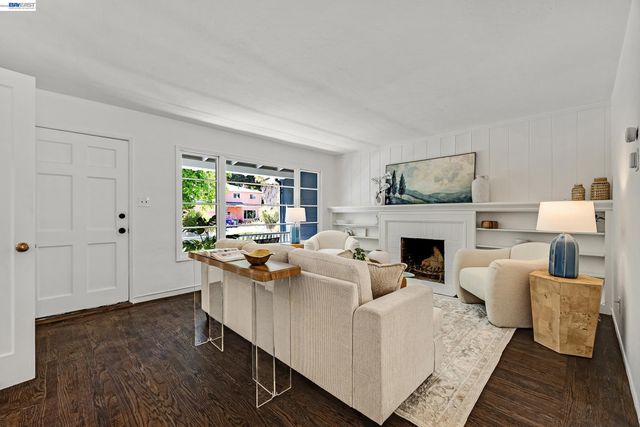 18926 Walnut Rd, Castro Valley, CA 94546