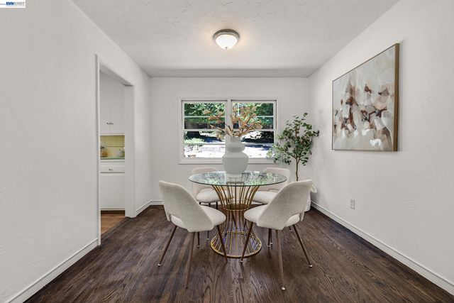 18926 Walnut Rd, Castro Valley, CA 94546