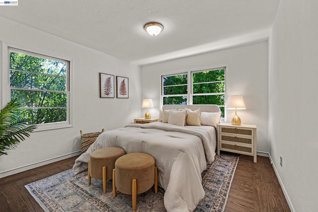 18926 Walnut Rd, Castro Valley, CA 94546
