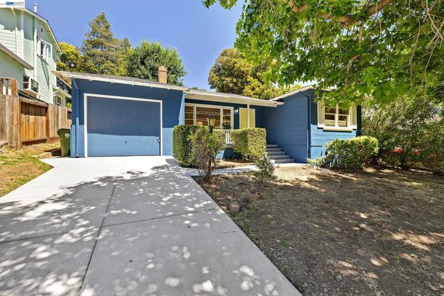 18926 Walnut Rd, Castro Valley, CA 94546