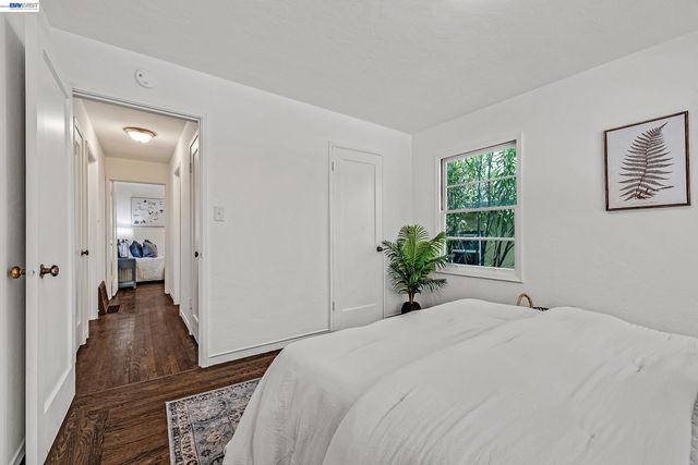 18926 Walnut Rd, Castro Valley, CA 94546
