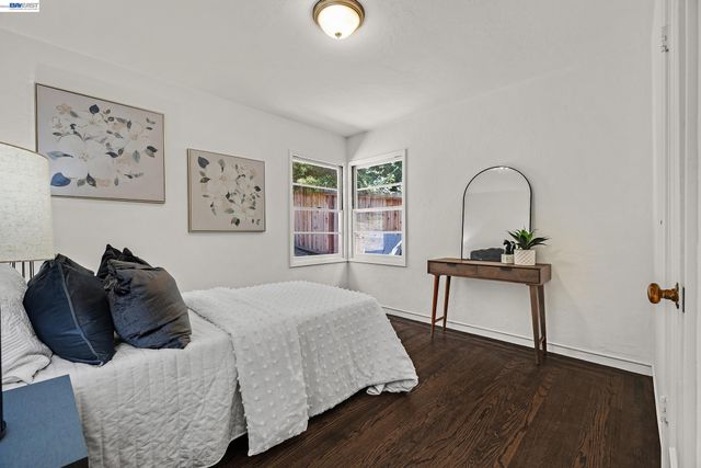 18926 Walnut Rd, Castro Valley, CA 94546