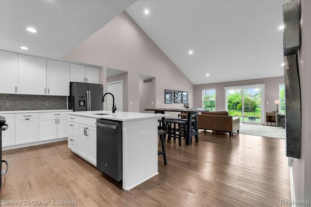 27070 Celtic Drive, Flat Rock, MI 48134