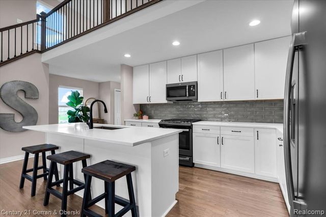 27070 Celtic Drive, Flat Rock, MI 48134