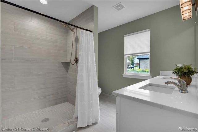 27070 Celtic Drive, Flat Rock, MI 48134