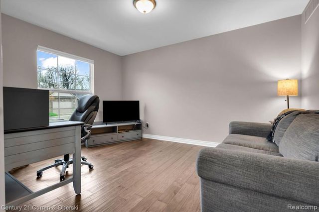 27070 Celtic Drive, Flat Rock, MI 48134