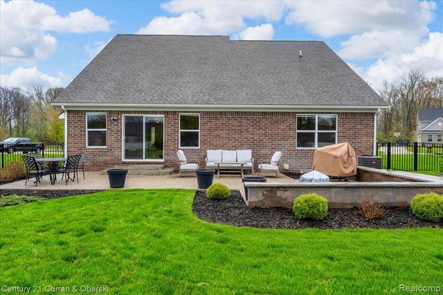 27070 Celtic Drive, Flat Rock, MI 48134