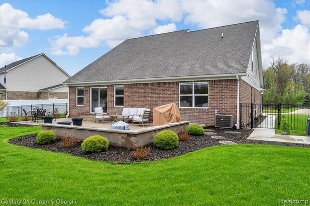 27070 Celtic Drive, Flat Rock, MI 48134