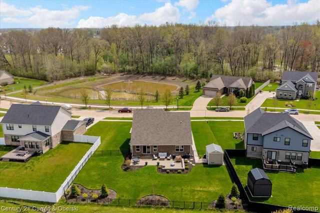 27070 Celtic Drive, Flat Rock, MI 48134