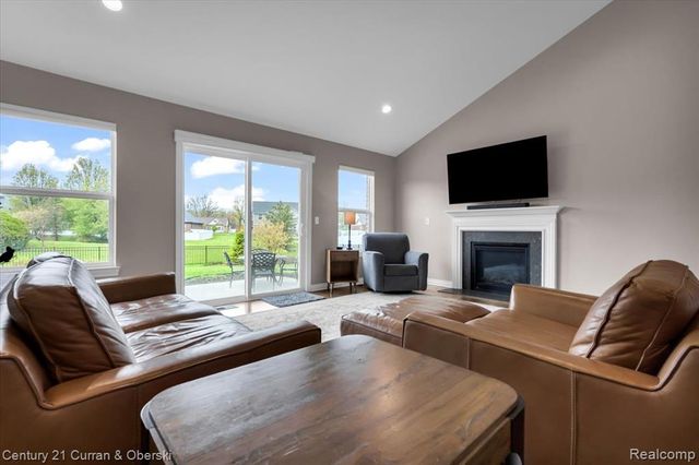 27070 Celtic Drive, Flat Rock, MI 48134