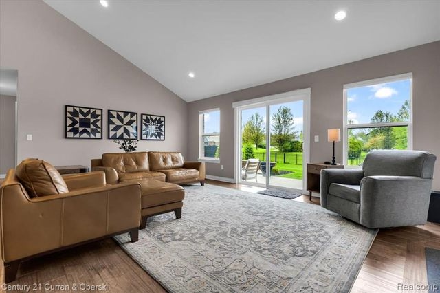 27070 Celtic Drive, Flat Rock, MI 48134