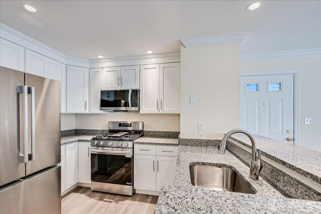 114 Longfield Court, East Brunswick, NJ 08816