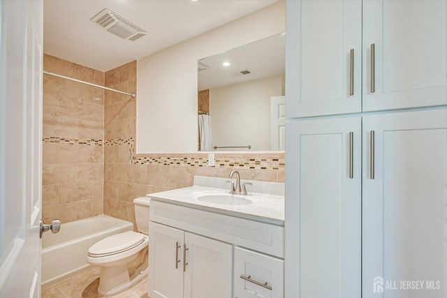 114 Longfield Court, East Brunswick, NJ 08816