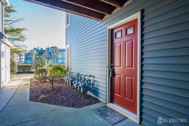 114 Longfield Court, East Brunswick, NJ 08816