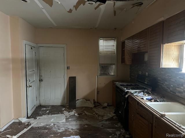 142 Perkins Street, Pontiac, MI 48342