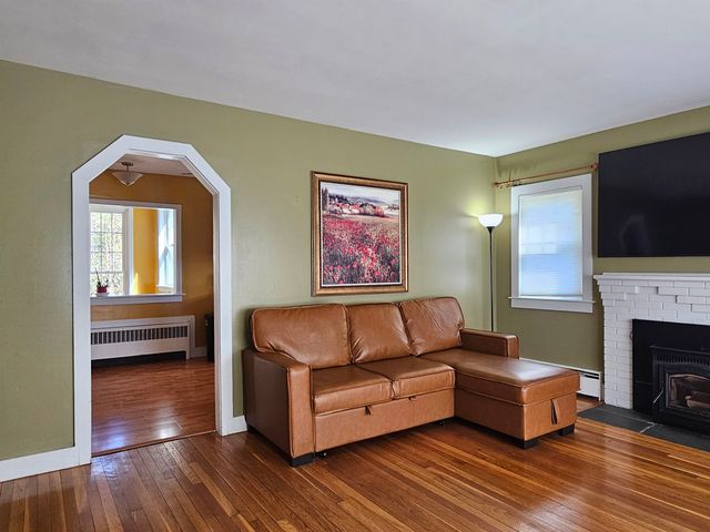 66 Lookout Hill Road, Peterborough, NH 03458