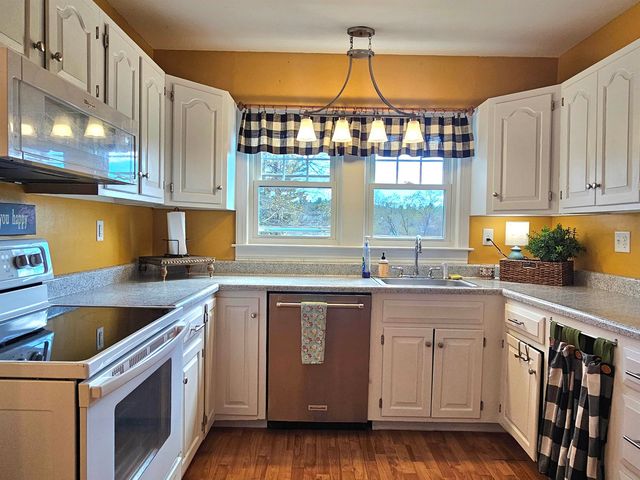 66 Lookout Hill Road, Peterborough, NH 03458