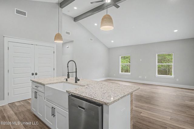 212 Avenue B, Waveland, MS 39576