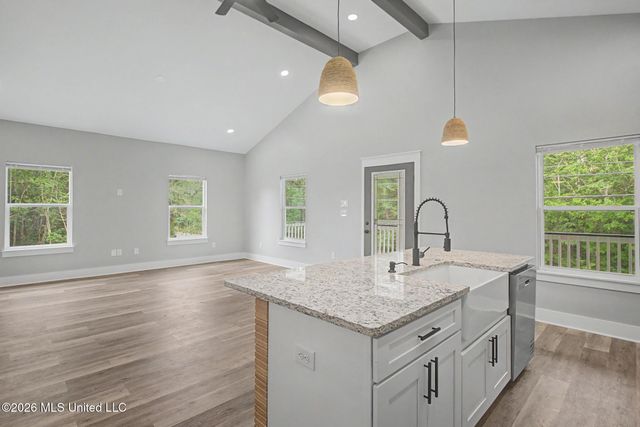 212 Avenue B, Waveland, MS 39576