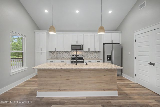 212 Avenue B, Waveland, MS 39576