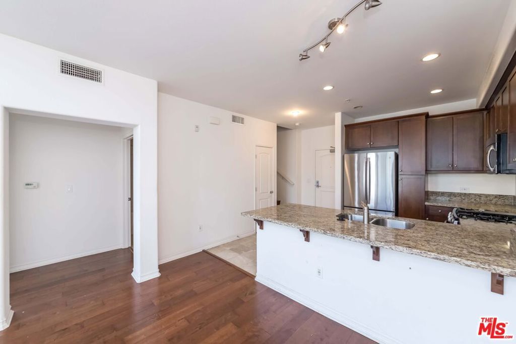 629 E Traction Avenue 442, Los Angeles, CA 90013 — photo 5