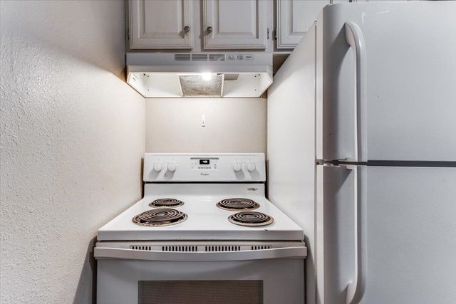1026 N Perry Ave, Wichita, KS 67203
