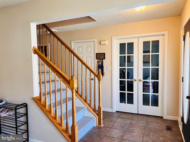 213 FOREST AVE, Colonial Beach, VA 22443