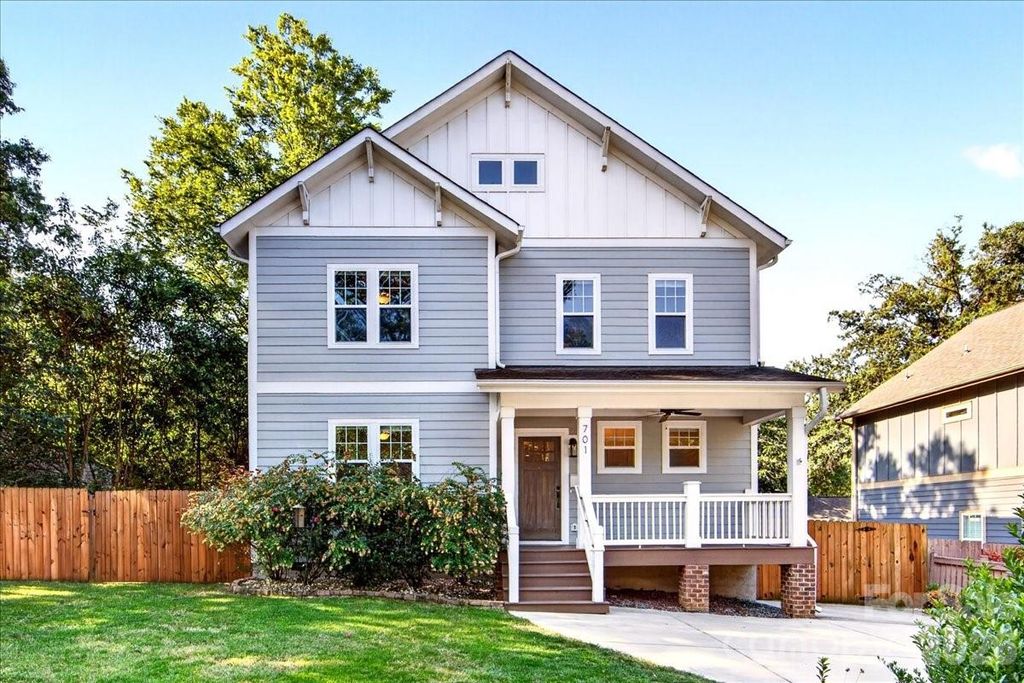 701 Seldon Drive, Charlotte, NC 28216