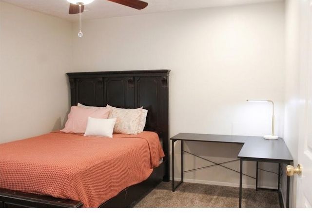 9907 Garnet Falls Drive, Rosharon, TX 77583