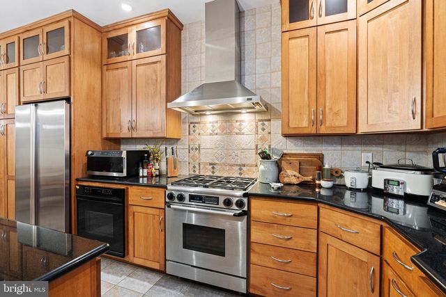 2629 ASPEN ST, Philadelphia, PA 19130