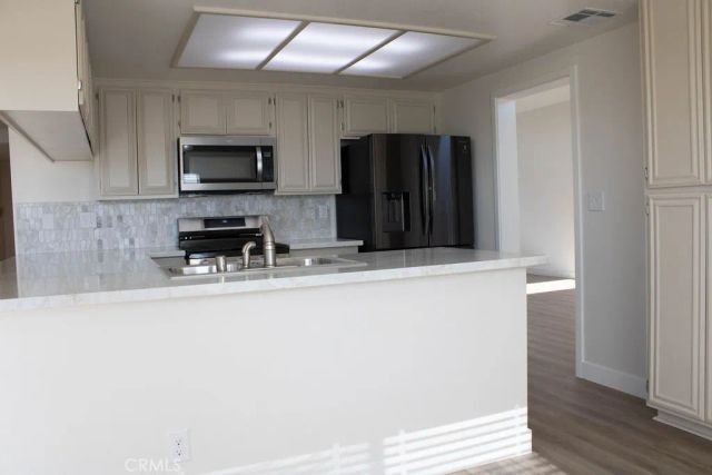 12242 San Ysidro St, Victorville, CA 92392
