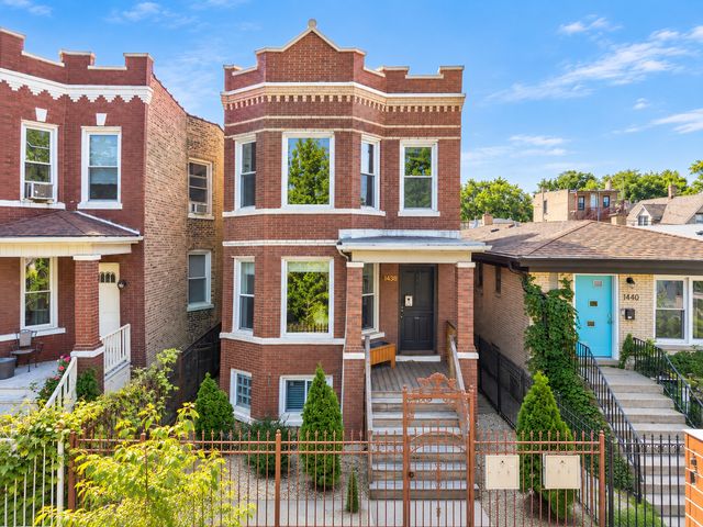 1438 N Central Park Avenue, Chicago, IL 60651