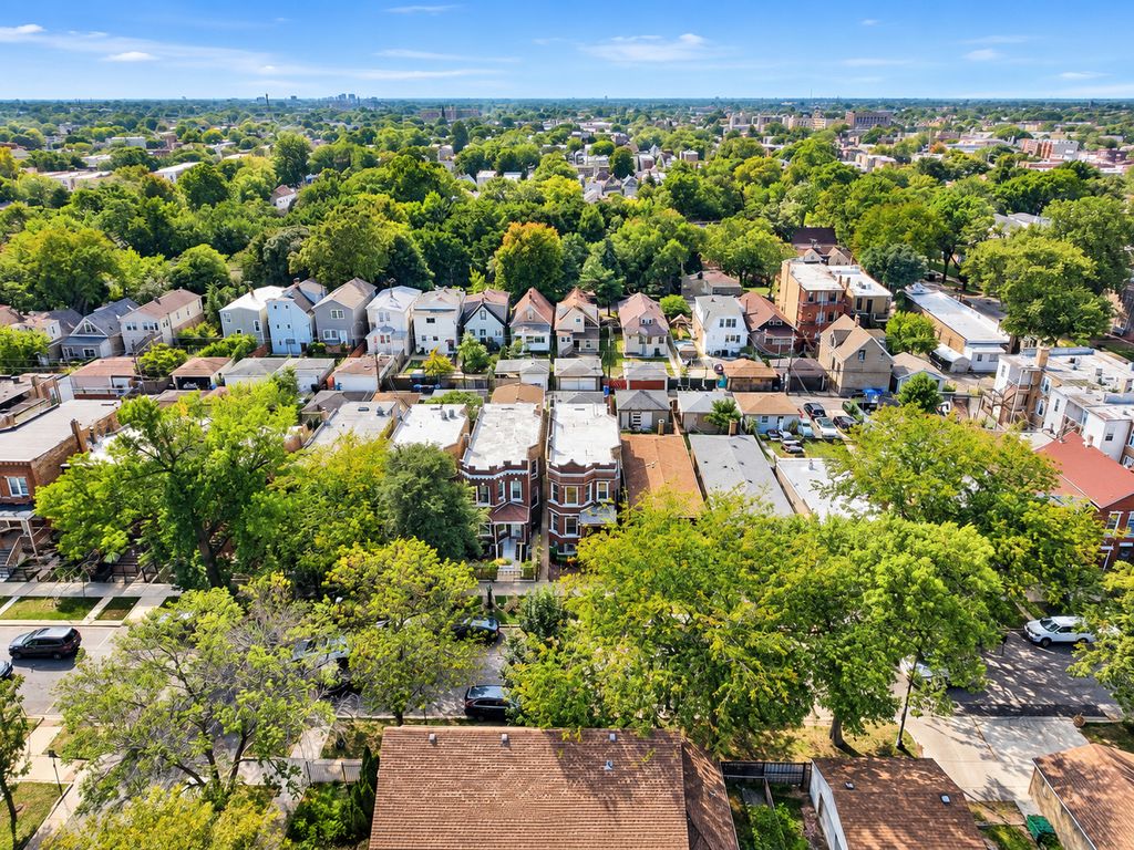 1438 N Central Park Avenue, Chicago, IL 60651 — photo 2