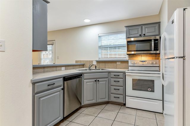 1026 W Coffin Street 102, Denison, TX 75020