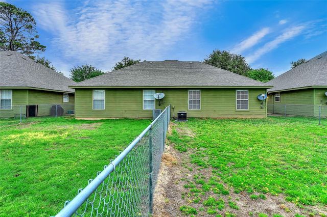 1026 W Coffin Street 102, Denison, TX 75020