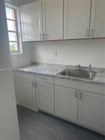 2961 SW 5th St 19, Miami, FL 33135