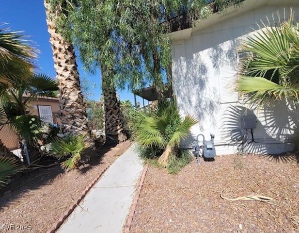 4575 Stemrose Way, Las Vegas, NV 89122
