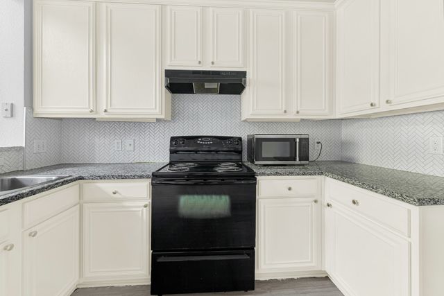 2603 Durango Ridge Drive, Bedford, TX 76021