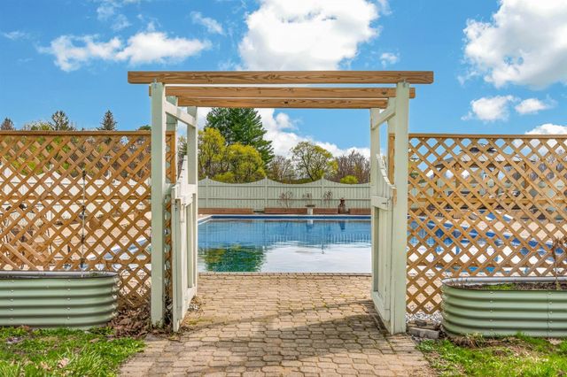 751 Main Road, Stamford, VT 05352