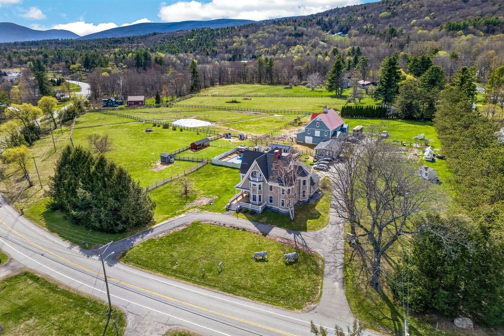 751 Main Road, Stamford, VT 05352