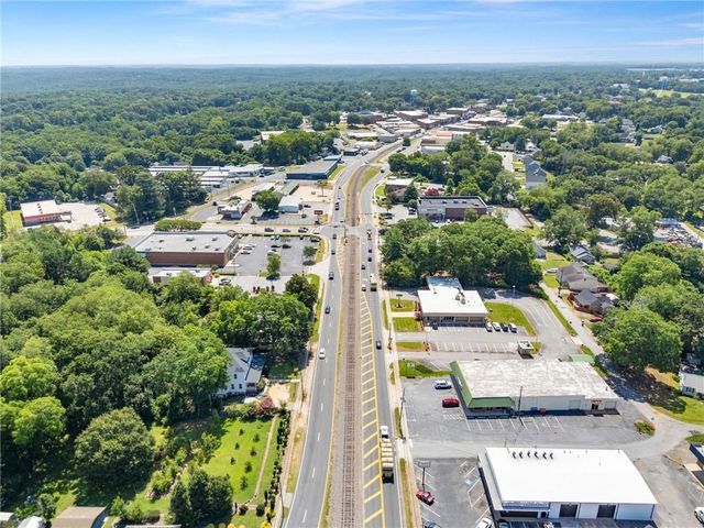 2158 Broad Street, Commerce, GA 30529