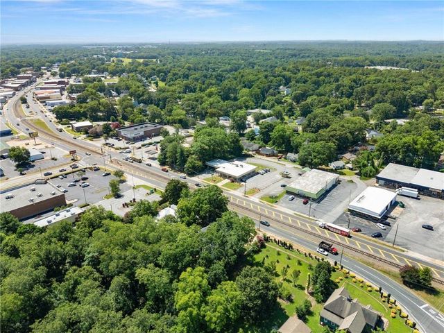 2158 Broad Street, Commerce, GA 30529