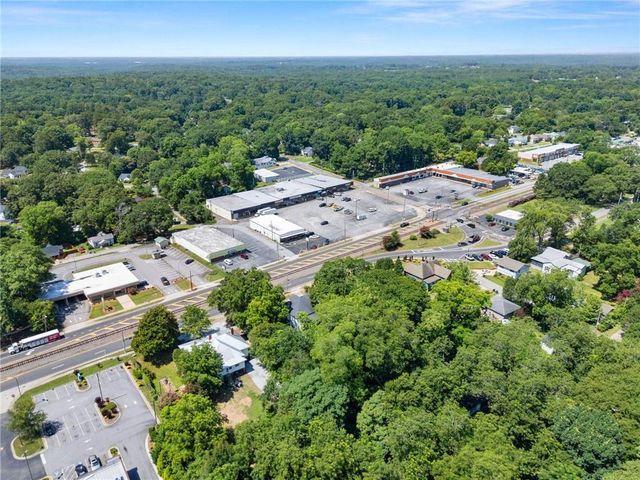 2158 Broad Street, Commerce, GA 30529