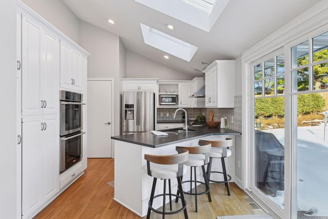 5521 Halifax Lane, Edina, MN 55424