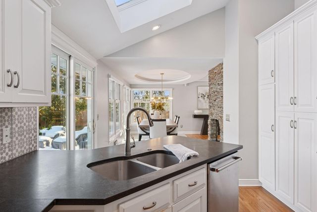 5521 Halifax Lane, Edina, MN 55424